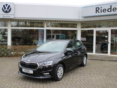 Nouă Skoda Fabia Essence 95 CP (69 kW) 2025 Negru Hatchback