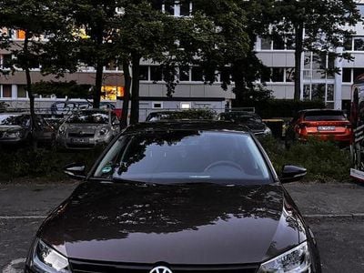 Gebraucht VW Jetta 122 PS (89 kW) 2012 Braun Limousine