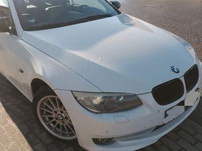 Gebraucht BMW 325 Cabriolet M Sport 300 PS (220 kW) 2010 Weiß Cabrio