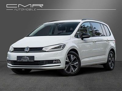 Gebraucht VW Touran Highline 150 PS (110 kW) 2022 Weiß Van / Kleinbus