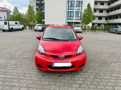 Używany Toyota Aygo Cool 68 KM (50 kW) 2011 Czerwony Hatchback