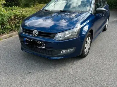 Gebraucht VW Polo 60 PS (44 kW) 2013 Blau Kleinwagen