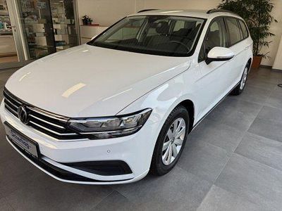 Weiß Gebraucht 2023 VW Passat Kombi | 24.770 € (Fairer Preis)