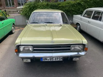 Używany Opel Rekord 75 KM (55 kW) 1970 Zielony Sedan/Limuzyna