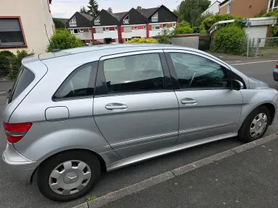 Gebraucht Mercedes B150 95 PS (69 kW) 2006 Silber Van / Kleinbus