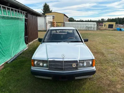 Gebraucht Mercedes 190 121 PS (88 kW) 1989 Weiß Limousine