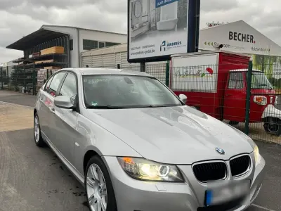 Gebraucht BMW 320 177 PS (130 kW) 2009 Silber Limousine