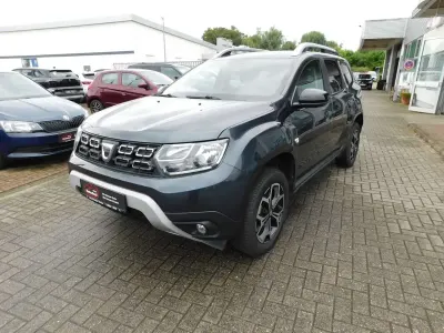Gebraucht Dacia Duster Celebration 101 PS (74 kW) 2020 Grau SUV