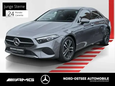 Gebraucht Mercedes A200 Progressive 163 PS (119 kW) 2025 Metalliclack mountaingrau Limousine