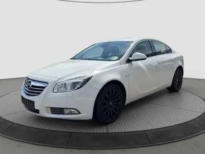 Gebraucht Opel Insignia Sport 160 PS (117 kW) 2011 Weiß Limousine