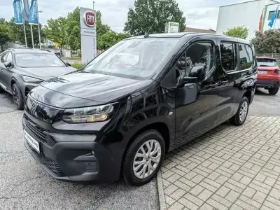 Neu Fiat Doblò 131 PS (96 kW) 2026 Schwarz Van / Kleinbus