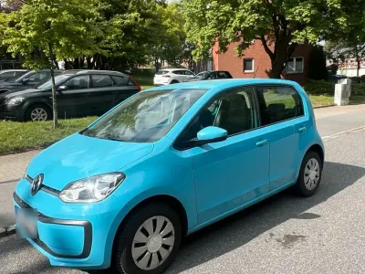 Używany VW up! 60 KM (44 kW) 2017 Niebieski Hatchback