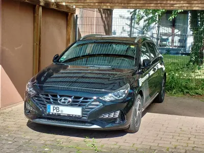 Gebraucht Hyundai i30 Pure 120 PS (88 kW) 2021 Schwarz Kombi