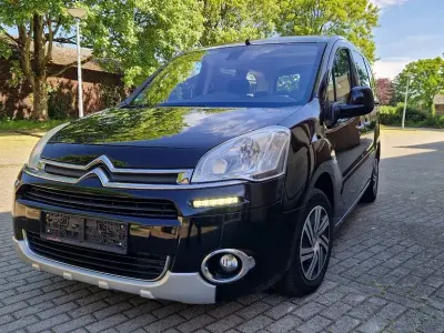 Gebraucht Citroën Berlingo Exclusive 92 PS (67 kW) 2014 Schwarz Van / Kleinbus
