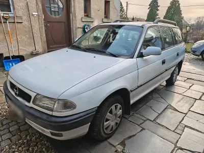 Gebraucht Opel Astra Club 71 PS (52 kW) 1995 Weiß Kombi