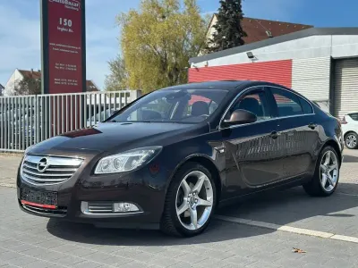 Gebraucht Opel Insignia Sport 194 PS (142 kW) 2013 Mahogany brown (p2/so) Limousine