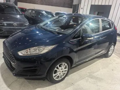 Gebraucht Ford Fiesta Trend 80 PS (58 kW) 2015 Blau Kleinwagen