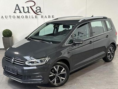 Grau Gebraucht 2022 VW Touran Highline Van / Kleinbus | 24.989 € (Fairer Preis)