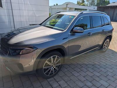 Mercedes EQB250