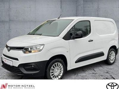 Weiß Gebraucht 2024 Toyota Proace City City Van / Kleinbus | 22.990 € (Guter Preis)