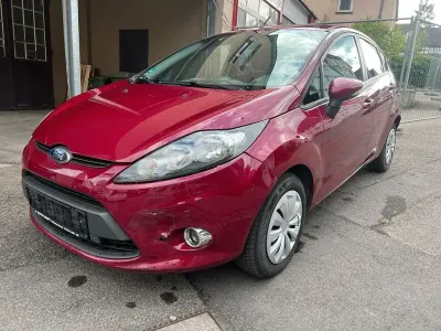 Gebraucht Ford Fiesta Trend 95 PS (69 kW) 2011 Rot Limousine