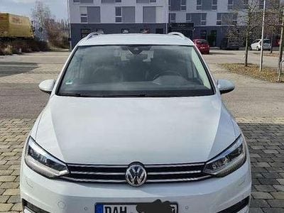 Weiß Gebraucht 2018 VW Touran Highline Van / Kleinbus | 23.190 € (Etwas zu teuer)