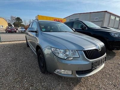 Gebraucht Skoda Superb 170 PS (125 kW) 2011 Grau Kombi