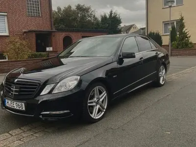 Gebraucht Mercedes E300 Avantgarde 231 PS (169 kW) 2010 Schwarz Limousine