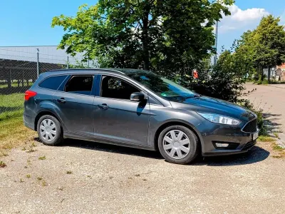 Gebraucht Ford Focus Trend 120 PS (88 kW) 2018 Grau Kombi
