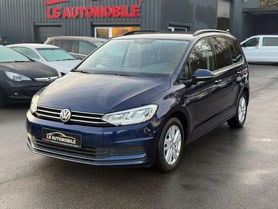 Blau Gebraucht 2020 VW Touran Comfortline Van / Kleinbus | 16.450 € (Fairer Preis)