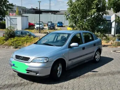 Gebraucht Opel Astra 84 PS (61 kW) 2000 Silber Coupé