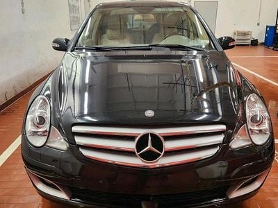 Usata Mercedes R350 272 CV (200 kW) 2006 Nero Monovolume