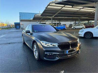 gebraucht BMW 750 dx Schwarz Matt Vollauslastung