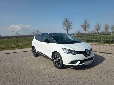 Gebraucht Renault Grand Scénic IV Techno 140 PS (102 kW) 2023 Weiß Van / Kleinbus