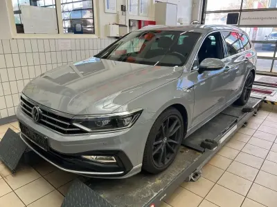 Używany VW Passat Elegance 200 KM (147 kW) 2023 Szary Kombi