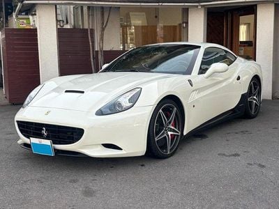 Usata Ferrari California 460 CV (338 kW) 2011 Bianco Cabrio