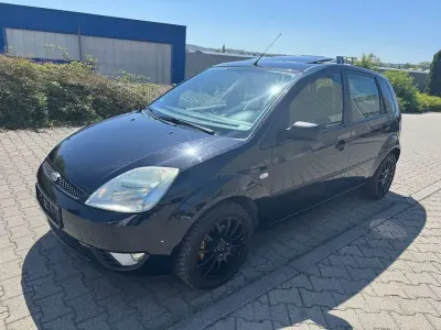 Usata Ford Fiesta Ghia 80 CV (58 kW) 2002 Nero Utilitaria