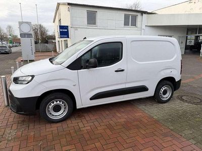 Neu Toyota Proace City City 102 PS (75 kW) 2025 Icy white Van / Kleinbus