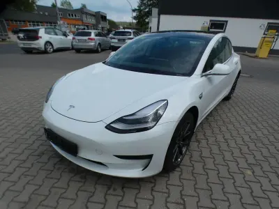 Usado Tesla Model 3 Standard Range 225 kW (306 HP) 2020 Branco Sedan