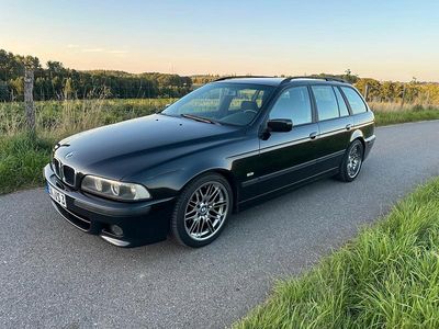 Gebraucht BMW 525 163 PS (119 kW) 2001 Schwarz Kombi