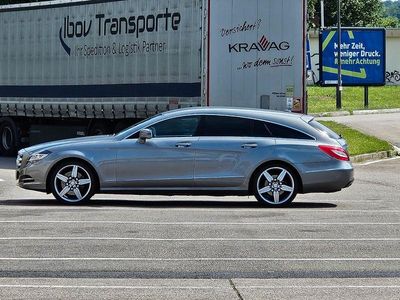 Grau Gebraucht 2012 Mercedes CLS350 Shooting Brake Kombi | 21.800 €
