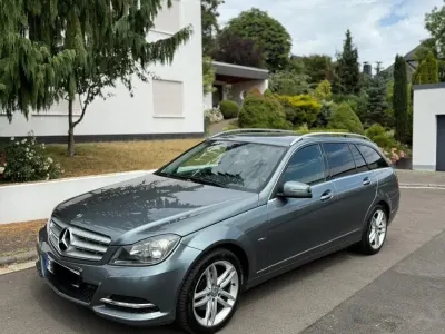 Gebraucht Mercedes C220 Avantgarde 170 PS (125 kW) 2011 Grau Kombi