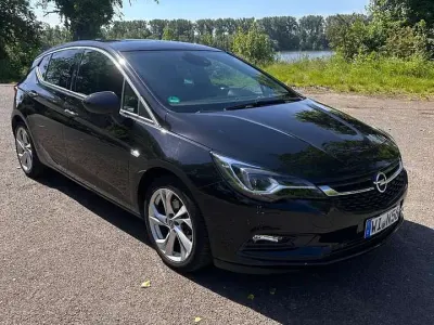 Gebraucht Opel Astra Active 125 PS (91 kW) 2017 Schwarz Limousine
