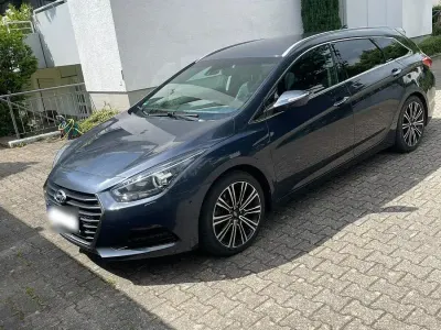 Gebraucht Hyundai i40 Premium 165 PS (121 kW) 2017 Blau Kombi