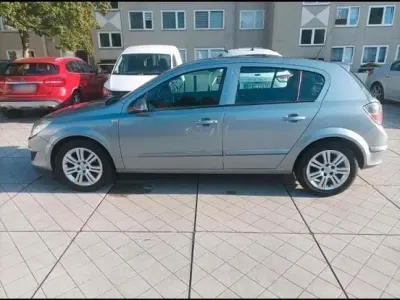 Gebraucht Opel Astra 102 PS (75 kW) 2008 Grau Limousine