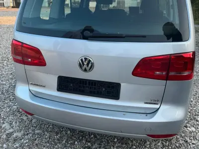 Gebraucht VW Touran 150 PS (110 kW) 2013 Silber Van / Kleinbus