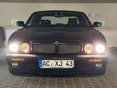 Jaguar XJR