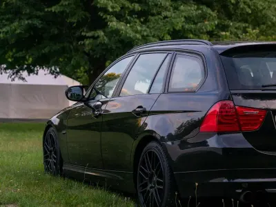 Gebraucht BMW 318 2011 Schwarz Kombi