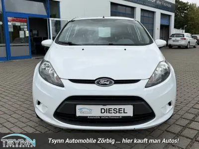 Gebraucht Ford Fiesta 95 PS (69 kW) 2010 Weiß Limousine
