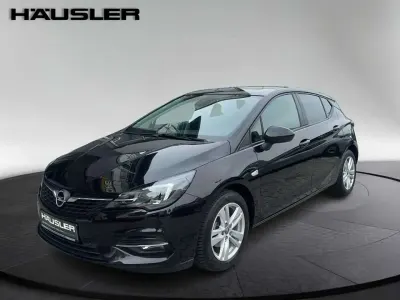 Używany Opel Astra Edition 131 KM (96 kW) 2020 Czarny Sedan/Limuzyna